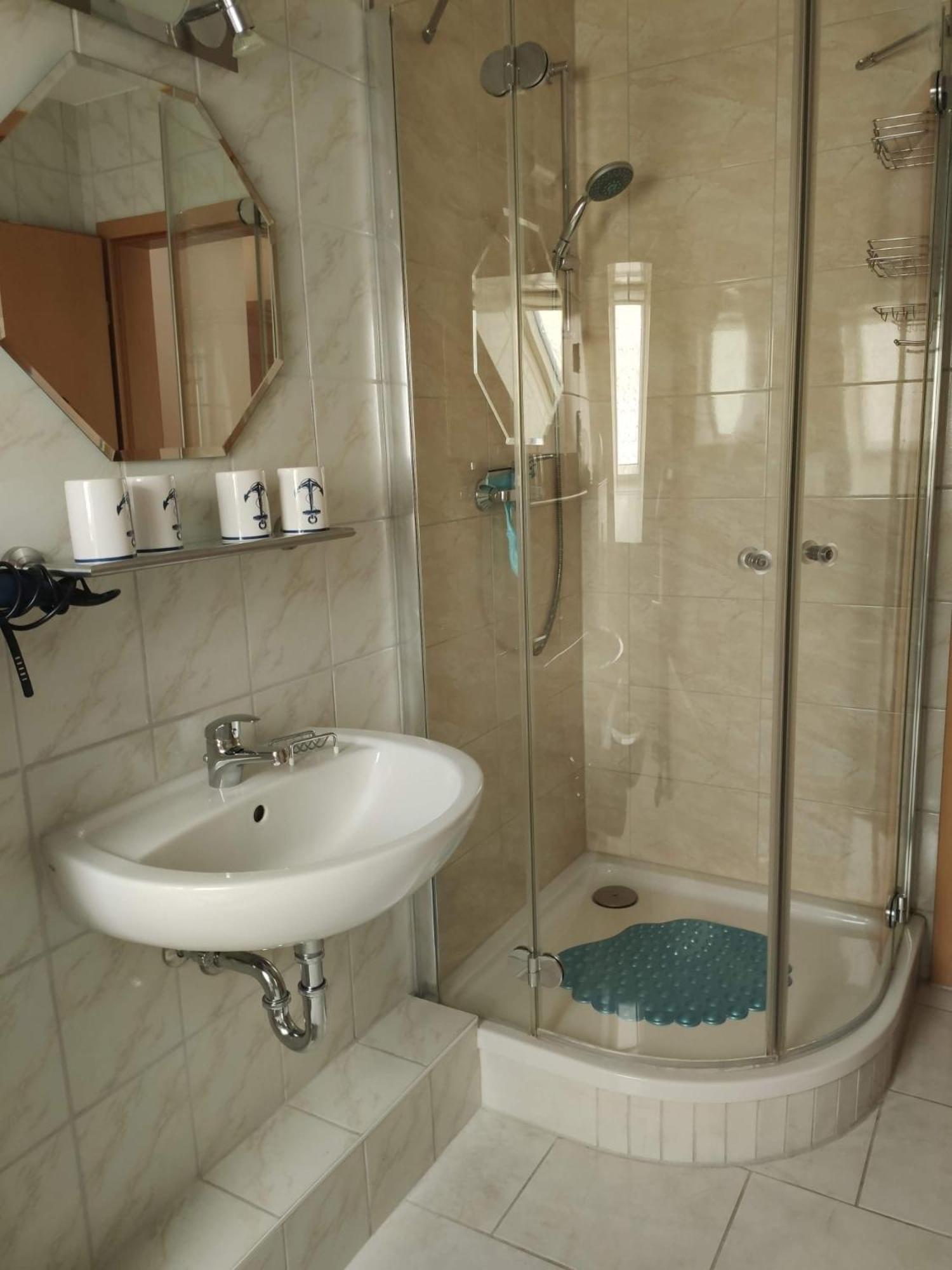 Ferienwohnung Ostseezeit - In Ruhiger Lage Нинхаген Экстерьер фото